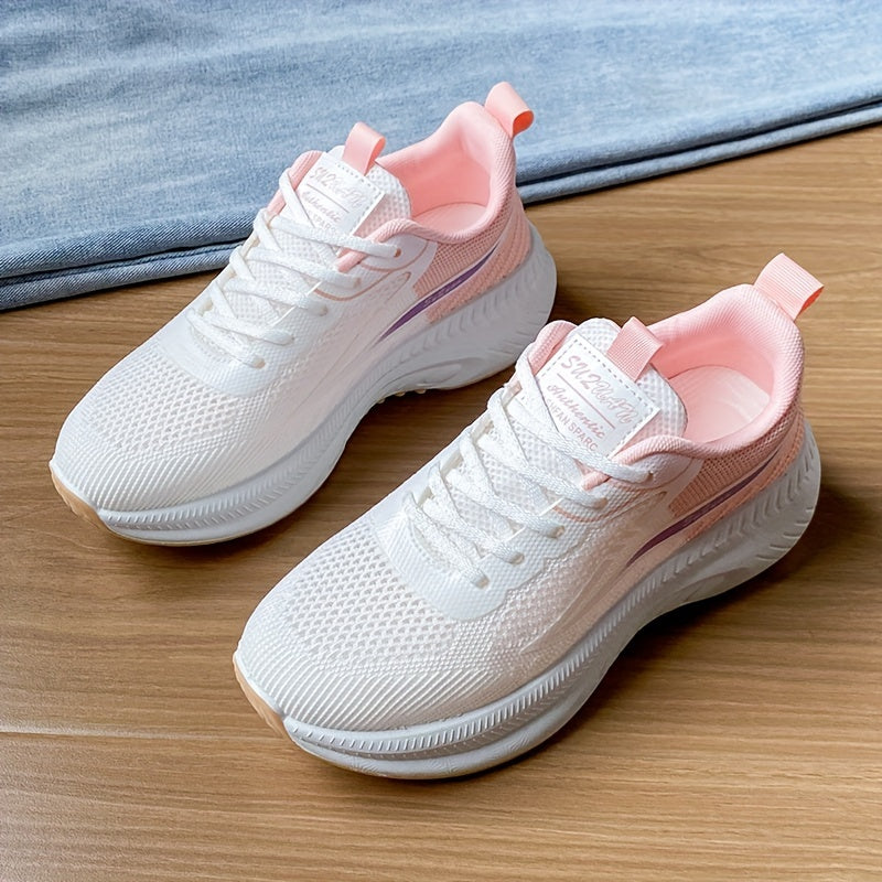 Zapatillas deportivas para mujer, transpirables y cómodas, de corte bajo en blanco con suela naranja. Con soporte estabilizador, ideales para todas las estaciones. Parte superior de tela transpirable y suela de goma para un rendimiento casual y seguro.