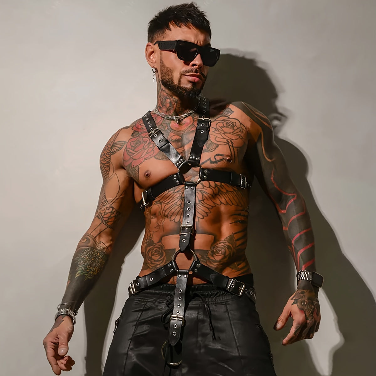 🔥 Arnés Masculino Ajustable de Cuero Sintético - Estilo Gótico Punk con Remaches 🔥