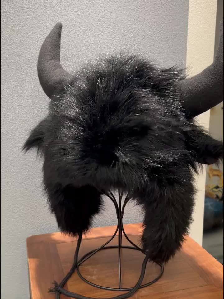 Gorro de Vaca Esponjoso con Cuernos - Estilo Clásico y Cálido para el Invierno 🐮❄️