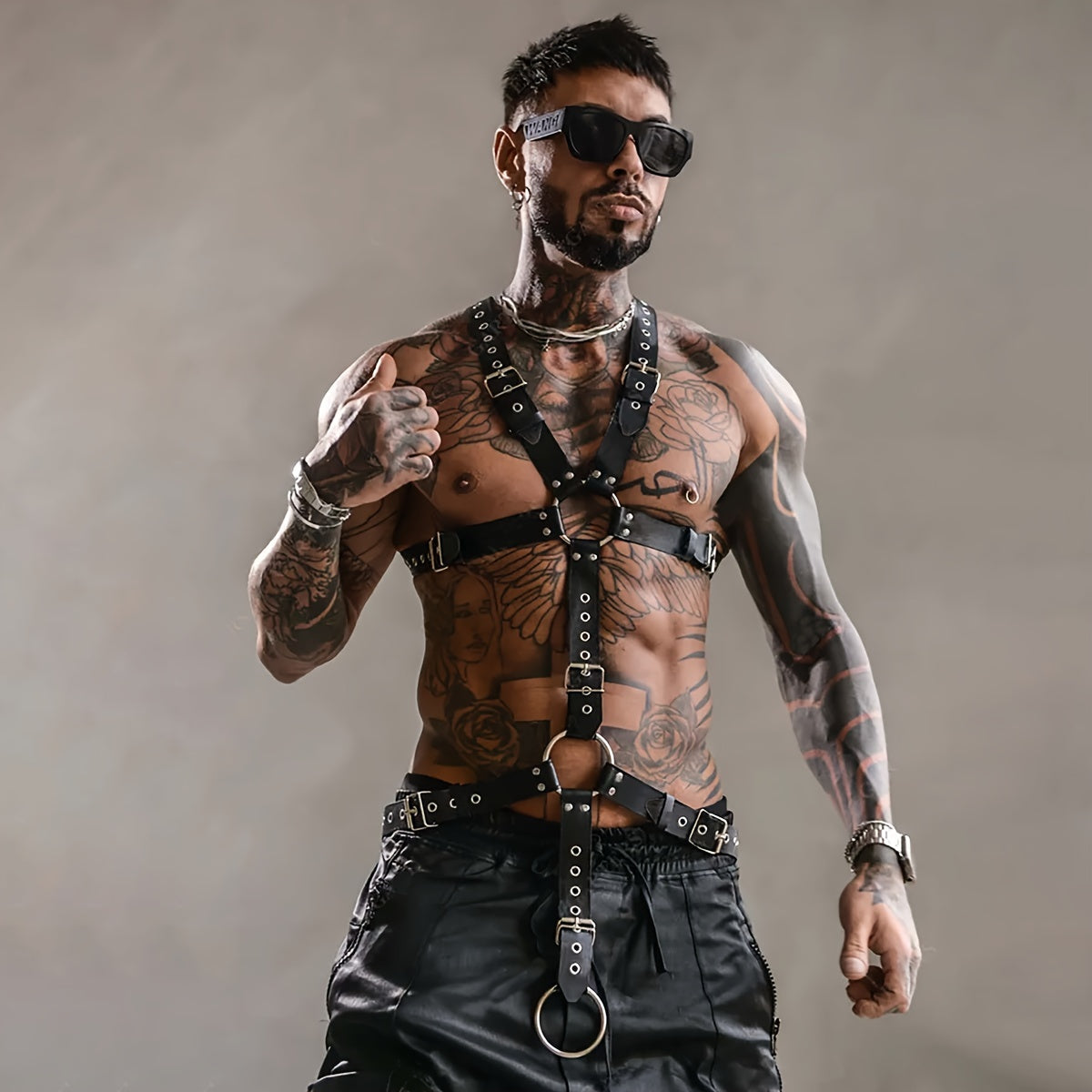 🔥 Arnés Masculino Ajustable de Cuero Sintético - Estilo Gótico Punk con Remaches 🔥