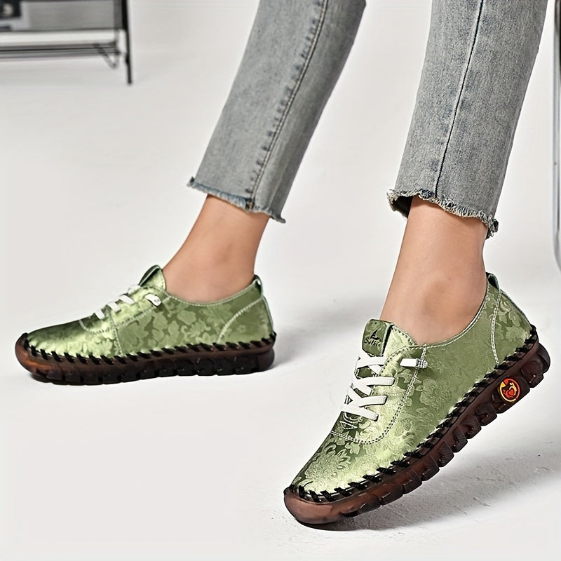 Zapatillas Elegantes con Detalles Florales y Suela con Corazón – Inspiradas en el Amor Maternal