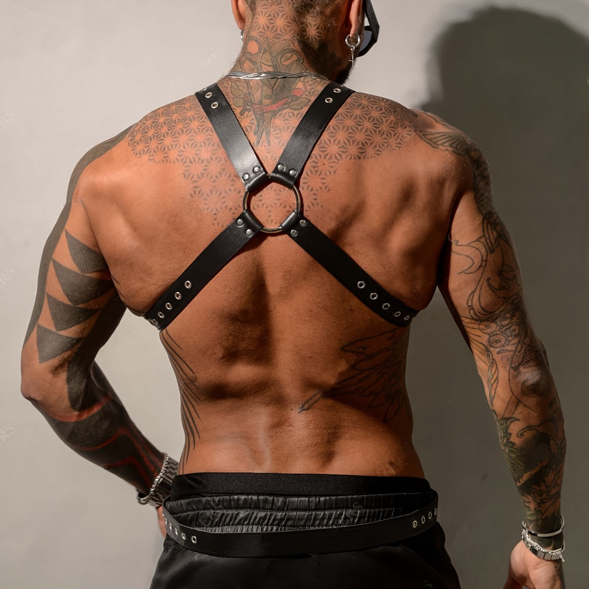 🔥 Arnés Masculino Ajustable de Cuero Sintético - Estilo Gótico Punk con Remaches 🔥