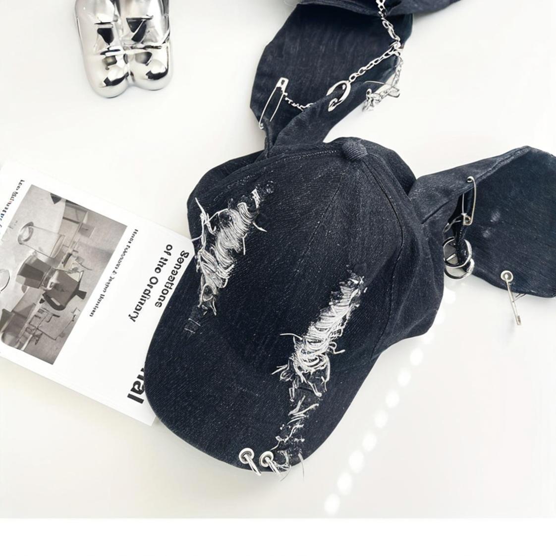 Gorra de Béisbol Punk Y2K con Orejas de Conejo - Estilo Audaz y Atemporal 🐰🖤