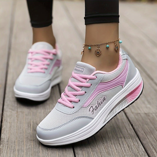 ¡Descubre el confort y el estilo en cada paso! Nuestras zapatillas de malla transpirable con plataforma y cordones combinan un diseño casual y moderno, perfectas para exteriores. Disponibles en tallas grandes.