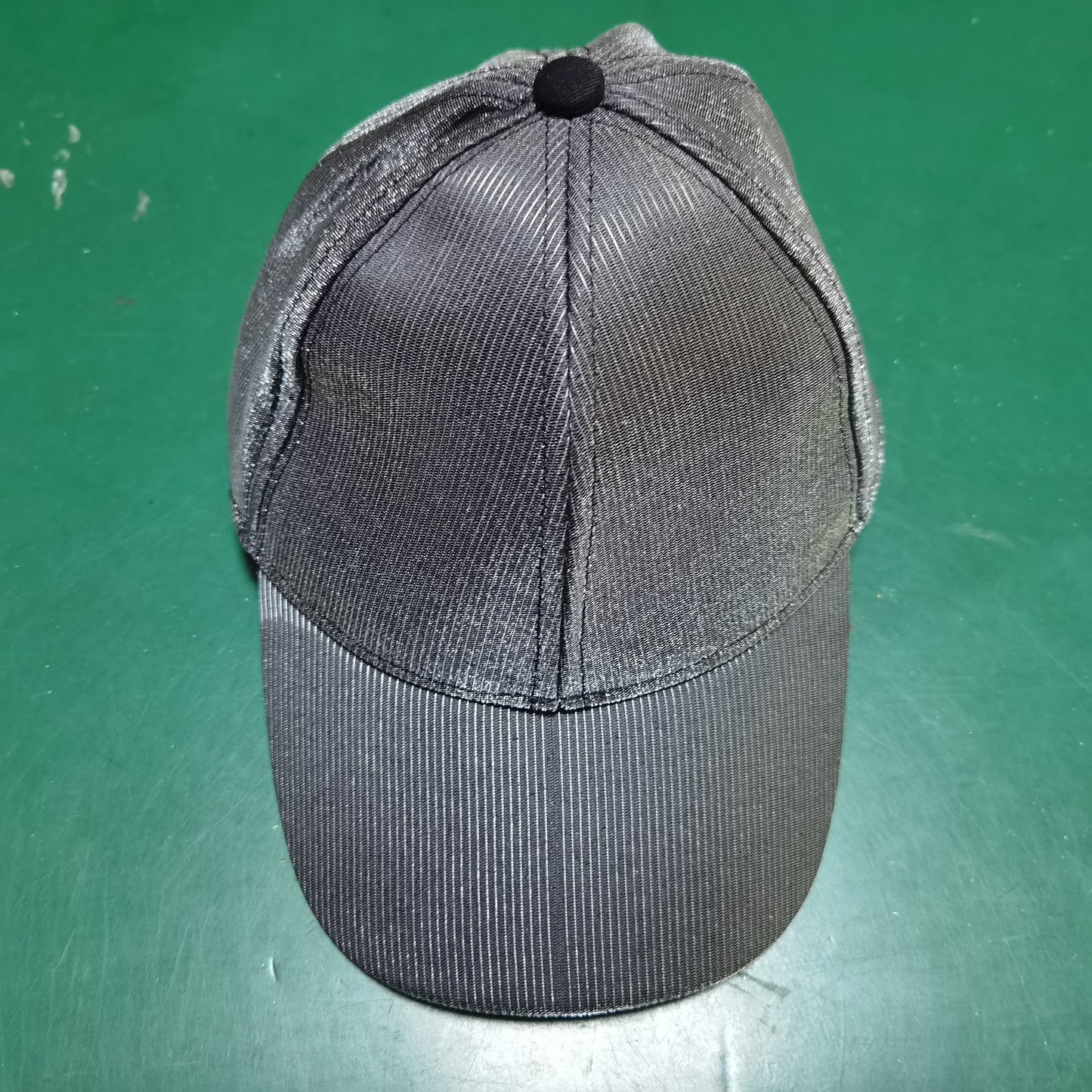 Gorra LED con Iluminación de 7 Colores – Recargable por USB, Ideal para Fiestas y Eventos