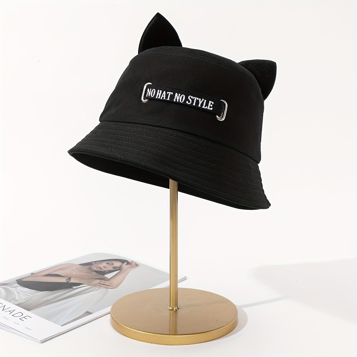 Gorra Bucket Negra con Orejas de Gato 3D y Estilo Funky 🐱✨