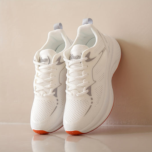Zapatillas deportivas para mujer, transpirables y cómodas, de corte bajo en blanco con suela naranja. Con soporte estabilizador, ideales para todas las estaciones. Parte superior de tela transpirable y suela de goma para un rendimiento casual y seguro.