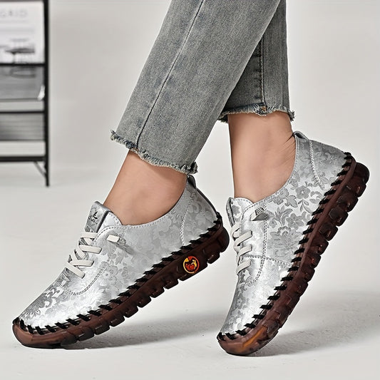 Zapatillas Elegantes con Detalles Florales y Suela con Corazón – Inspiradas en el Amor Maternal
