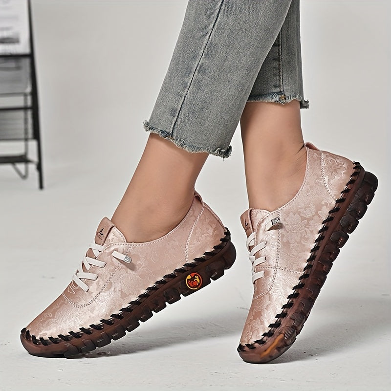 Zapatillas Elegantes con Detalles Florales y Suela con Corazón – Inspiradas en el Amor Maternal