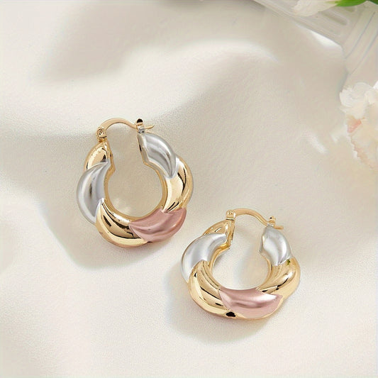 ¡Par de pendientes onda tricolor! Un diseño simple y adorable, ideal como regalo y para el uso diario. ¡Eleva tu estilo con un toque fresco y original!